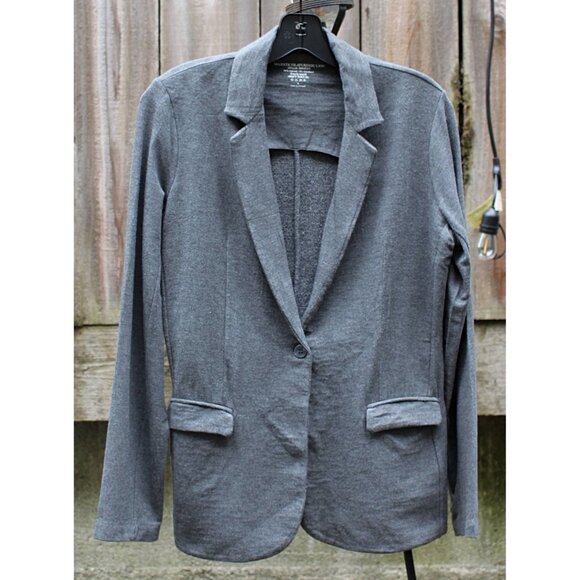 Majestic Filatures - sz 4 - L or XL - Soft Touch One Button Blazer, Grey - Picture 2 of 9